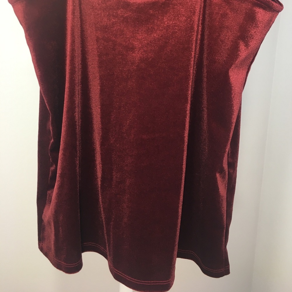 Dark Red Old Navy shirt. - Picture 2 of 5